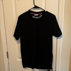 Moncler Neck Tee!!🔥🔥